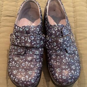 Alegria Women’s Floral Clogs
